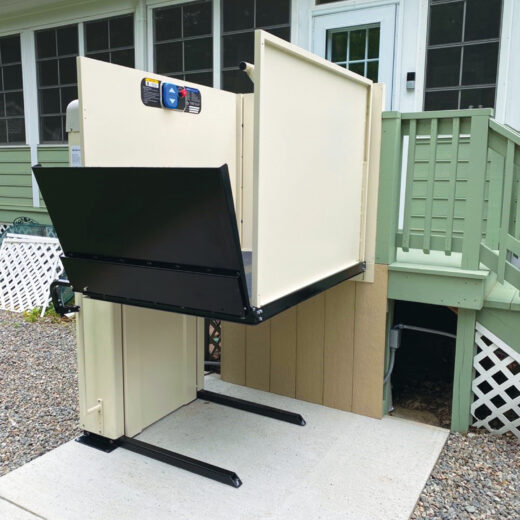 pre-owned riverside vpl wheelchair lift